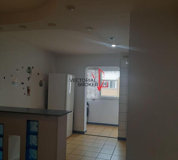 Basarabia, Chisinau, apartament 2 camere decomandate, et. 4, bl. 1982,